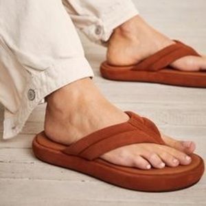 NEW Free People Wonderland sandal- Tan